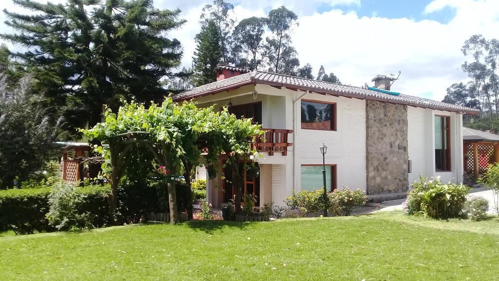 Hosteria Quinta Emilia Quito Exterior foto